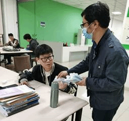 发放口罩2